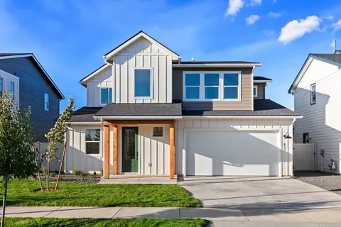 627 Moscow St, Sandpoint, ID 83864