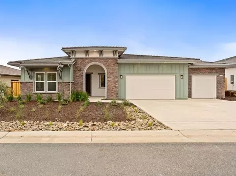 8226 Iron Creek Dr, Friant, CA 93626