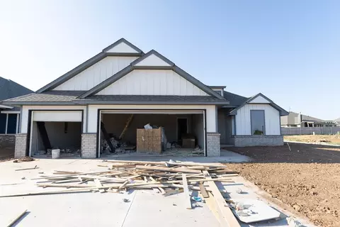 9316 NW 119th St, Yukon, OK 73099