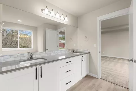 Other - 173 Alder St, Eagle Point, OR 97524 photo 2 of 4