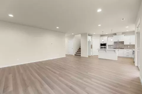 Living - 173 Alder St, Eagle Point, OR 97524 photo 5 of 8