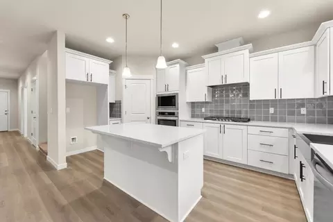 Kitchen - 173 Alder St, Eagle Point, OR 97524 photo 12 of 12