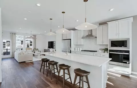 Kitchen - 407 Yatra Ave, Naperville, IL 60563 photo 3 of 8
