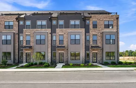 Exterior - 407 Yatra Ave, Naperville, IL 60563 photo 1 of 3