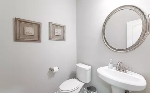 Bath - 313 Box Elder Ct, Waller, TX 77484 photo 1 of 8
