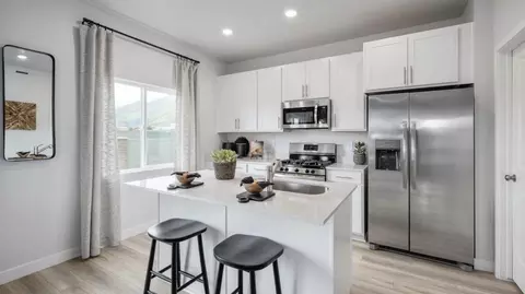 Kitchen - 1582 E Starling Ln, Eagle Mountain, UT 84005 photo 1 of 5