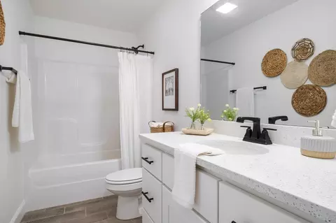 Bath - 5580 Clear Spgs, Springdale, AR 72762 photo 6 of 6