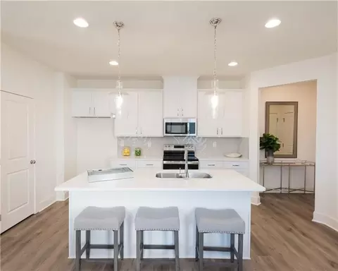 Kitchen - 283 Barracks Way, Hoschton, GA 30548 photo 1 of 8