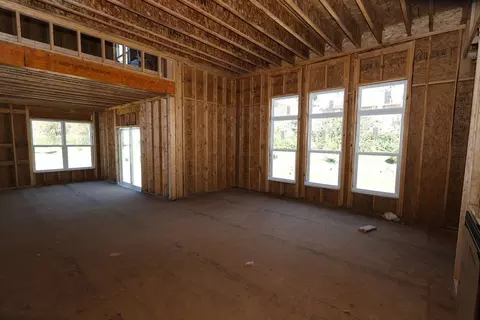 Living - 140 Hatch Ct, Springboro, OH 45066 photo 1 of 4