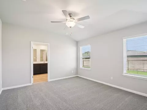 102 Short Toed Swoop, Cedar Creek, TX 78612