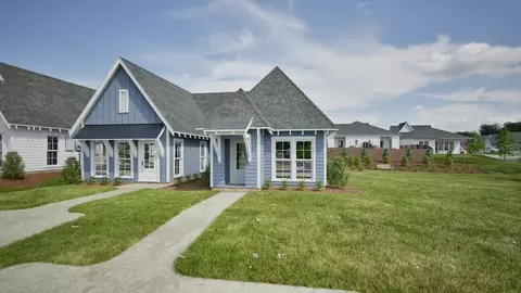 1013 Hunters Way, Opelika, AL 36801