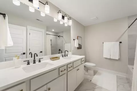 Bath - 100 E South 7th St, Seneca, SC 29678 photo 5 of 7