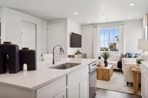 Kitchen - 20341 E 57th Ave, Aurora, CO 80019 photo 3 of 4