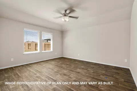 Living - 205 Blanco Ln, Dayton, TX 77535 photo 3 of 4