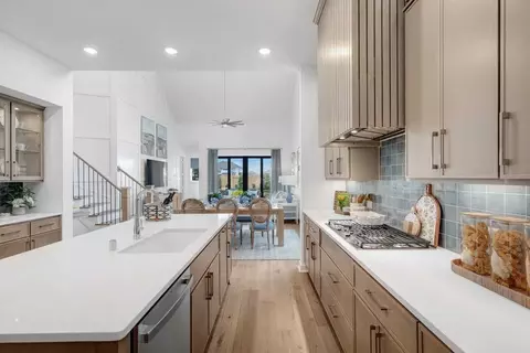 Kitchen - 17923 Pathway Forest Ln, Webster, TX 77598 photo 5 of 9