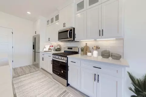 Kitchen - 8400 E Galveston St, Broken Arrow, OK 74014 photo 3 of 11
