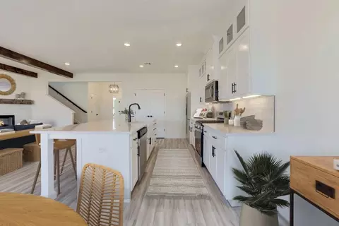 Kitchen - 8400 E Galveston St, Broken Arrow, OK 74014 photo 7 of 11