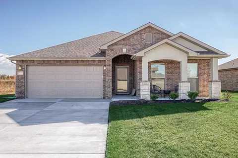 Exterior - 8320 Lambert St, Lenexa, KS 66227 photo 2 of 4