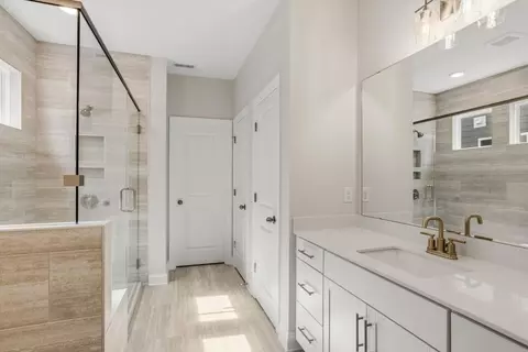 Bath - 1817 Betsy Ross Dr, Moore, SC 29369 photo 1 of 5