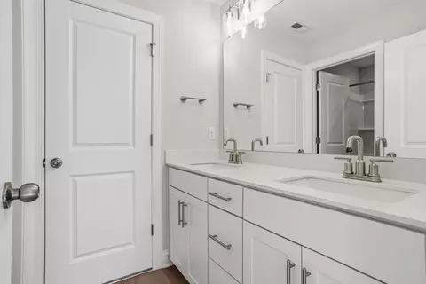 Bath - 1817 Betsy Ross Dr, Moore, SC 29369 photo 4 of 5