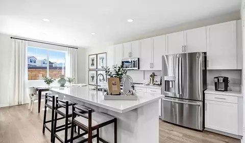 Kitchen - 31385 Trappers Loop, Winchester, CA 92596 photo 1 of 2