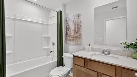 Bath - 400 Chambers Ave, Yulee, FL 32097 photo 3 of 3