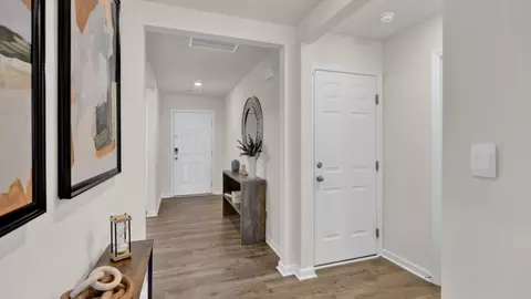 Entry Way - 8009 Swift Current Ln, Corryton, TN 37721 photo 2 of 9