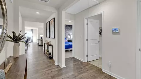 Entry Way - 8009 Swift Current Ln, Corryton, TN 37721 photo 4 of 9