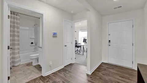 Entry Way - 8009 Swift Current Ln, Corryton, TN 37721 photo 5 of 9