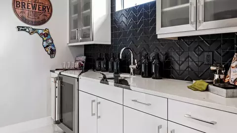 Kitchen - 5035 Shade Forest Dr, Parrish, FL 34219 photo 6 of 10
