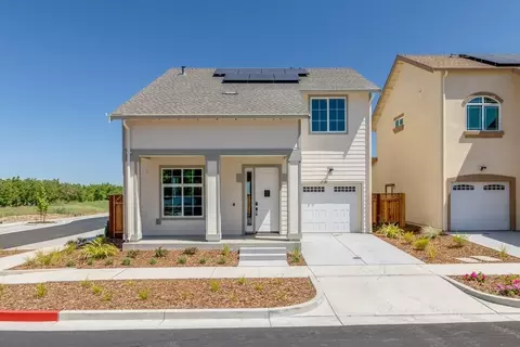 1122 Emersyn St, Hollister, CA 95023
