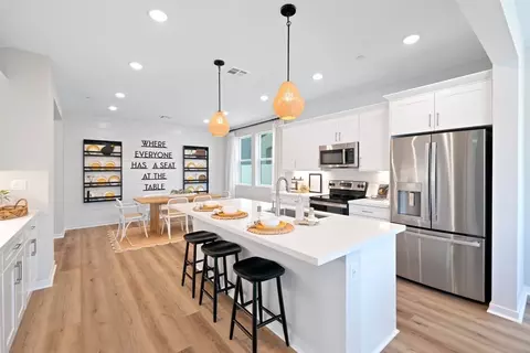 Kitchen - 133 Bushwillow Way, Piru, CA 93040 photo 4 of 4