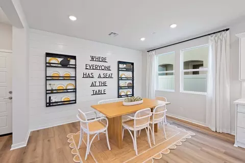 Dining - 133 Bushwillow Way, Piru, CA 93040 photo 2 of 2