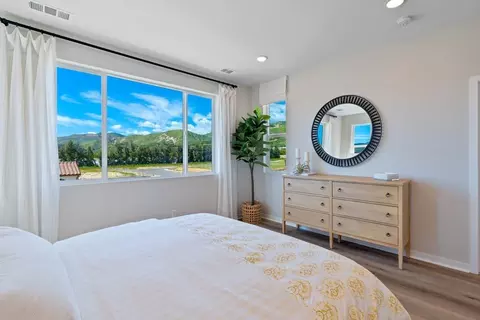 Bedroom - 133 Bushwillow Way, Piru, CA 93040 photo 2 of 6