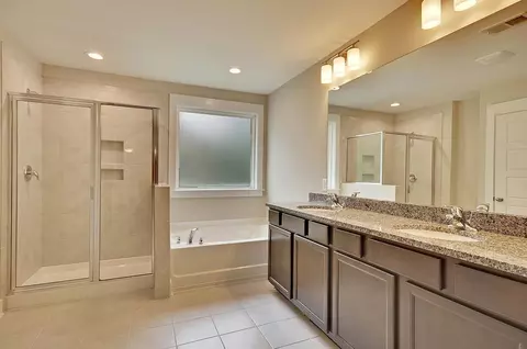 Bath - 219 Creek Pointe Dr, Moncks Corner, SC 29461 photo 2 of 10