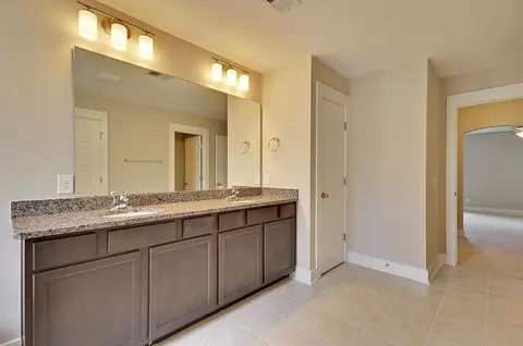 Bath - 219 Creek Pointe Dr, Moncks Corner, SC 29461 photo 3 of 10
