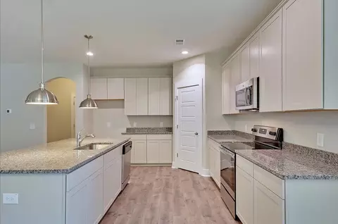 Kitchen - 219 Creek Pointe Dr, Moncks Corner, SC 29461 photo 2 of 10