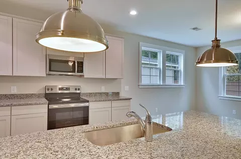 Kitchen - 219 Creek Pointe Dr, Moncks Corner, SC 29461 photo 4 of 10
