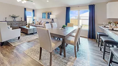 Dining - Northshore Dr, Benton, AR 72015 photo 1 of 1