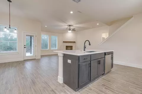 Living - Springfield Rd, Springtown, TX 76082 photo 2 of 8