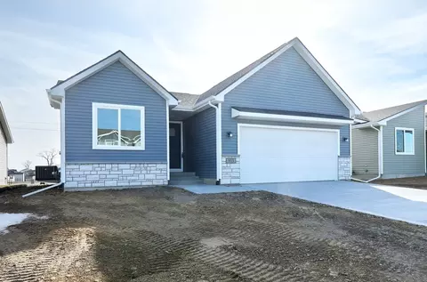 813 3rd Nw St, Bondurant, IA 50035