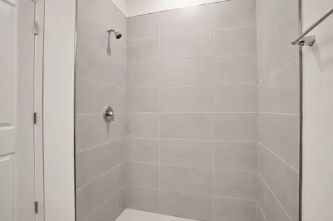 Bath - 1387 Brook Forest Dr, Saint Augustine, FL 32092 photo 2 of 5
