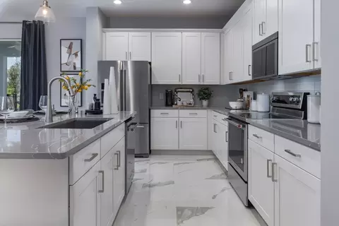 Kitchen - 2011 Town Pasture Dr, Eustis, FL 32726 photo 2 of 5