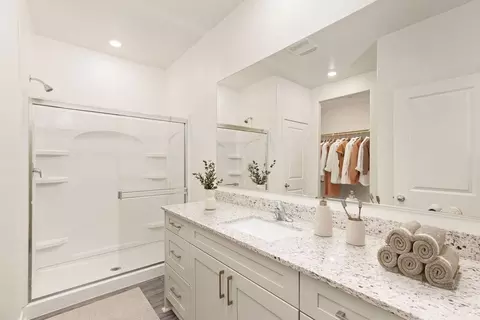 Bath - 80462 Northgate Rd, Indio, CA 92201 photo 1 of 3