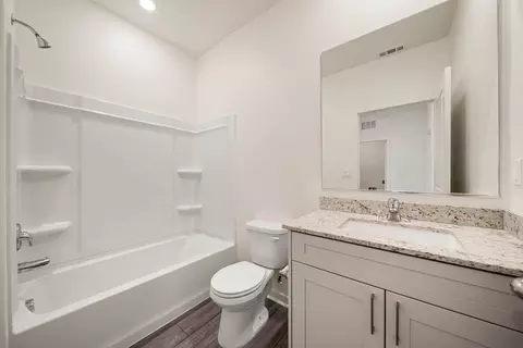Bath - 80462 Northgate Rd, Indio, CA 92201 photo 3 of 3