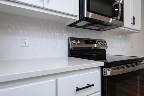 Kitchen - 1917 Wellington Dr, Ozark, MO 65721 photo 5 of 6