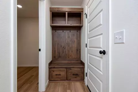 Entry Way - 1917 Wellington Dr, Ozark, MO 65721 photo 2 of 2