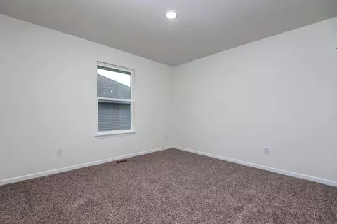 Bedroom - 1917 Wellington Dr, Ozark, MO 65721 photo 2 of 3