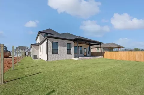 Exterior - 442 Fox Trl, Springdale, AR 72762 photo 2 of 7