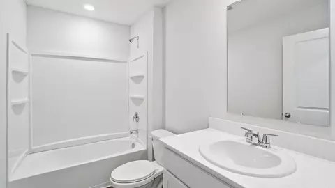Bath - 1774 Pumpkin Ridge Rd, Circleville, OH 43113 photo 3 of 8